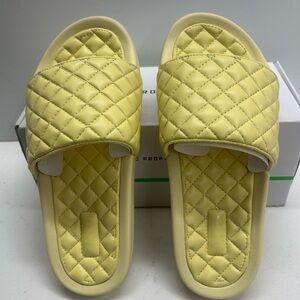 APL Lusso Quilted Leather Slide Sandals in Lemon Zest Size 7